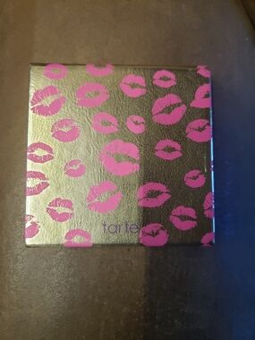 NEW!!! Never used!  Tarte Eye Shadow/Palette Compact with Pink Kiss Lip Print
